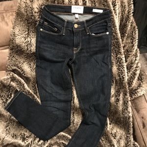 Frame le Skinny dark denim, size 25